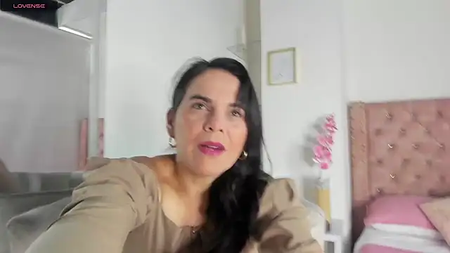 Snapshot of laura_hotties chatting on 15, 7, 2026 laura hotties online show from 15, 7, 2026