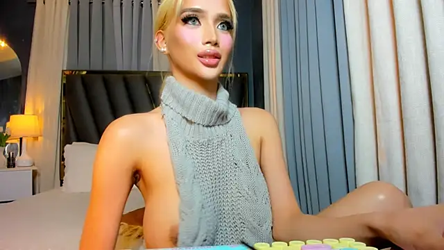 Snapshot of KylieSonique chatting on 8, 5, 2026 KylieSonique online show from 8, 5, 2026