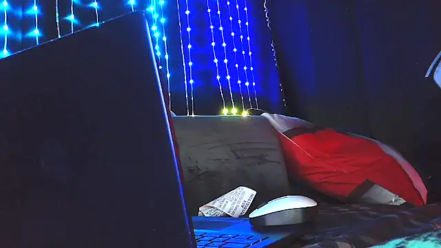 Snapshot of RubyRose33 chatting on 6, 3, 2026 RubyRose33 online show from 6, 3, 2026