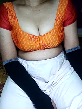 Snapshot of geetha_telugu_kan277 chatting on 24, 9, 2025 geetha telugu kan277 online show from 24, 9, 2025