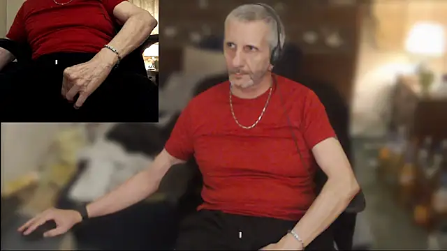 Snapshot of maxdaddy690 chatting on 21, 5, 2026 maxdaddy690 online show from 21, 5, 2026