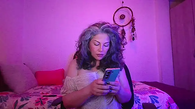 Victoria Lover online show from 19, 12, 2025