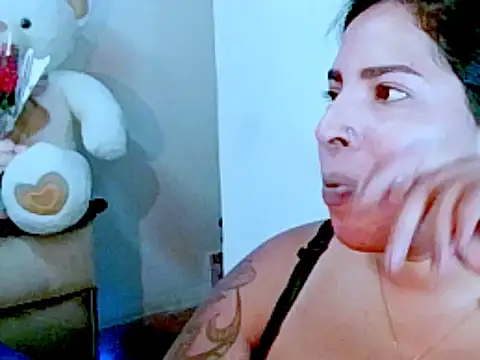 Snapshot of indiantopaz694u chatting on 18, 2, 2026 indiantopaz694u online show from 18, 2, 2026