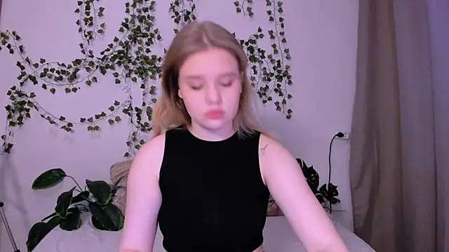 LaseyMoon online show from 21, 3, 2025