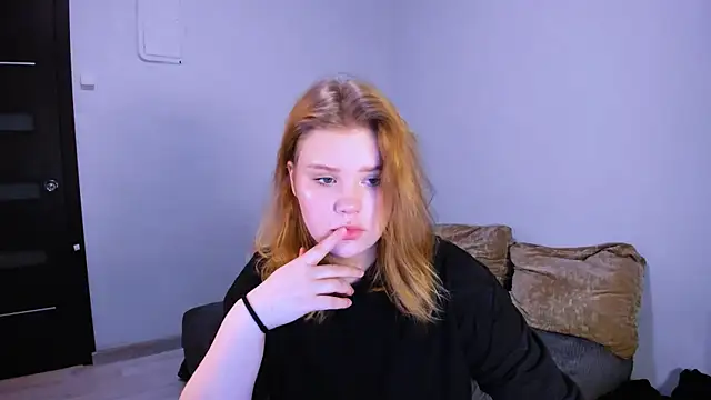 LaseyMoon online show from 7, 11, 2025