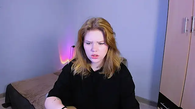 LaseyMoon online show from 8, 11, 2025