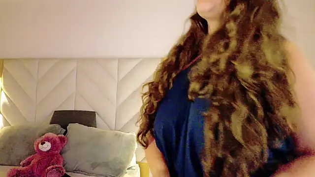 Snapshot of Anaise_latif chatting on 27, 5, 2026 Anaise latif online show from 27, 5, 2026