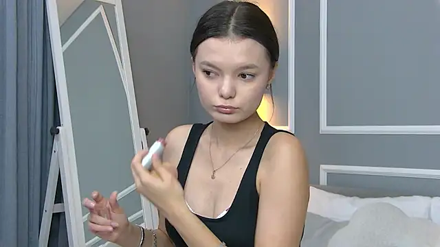 Snapshot of AsterQuinn chatting on 3, 10, 2025 AsterQuinn online show from 3, 10, 2025
