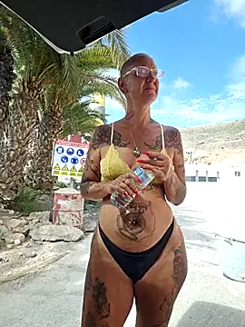 Emma Milf25 online show from 3, 5, 2026