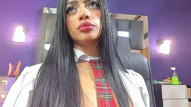 EMYCLARK01 online show from 30, 5, 2026