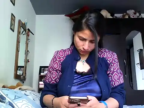 Escarcha-blue online show from 7, 3, 2025