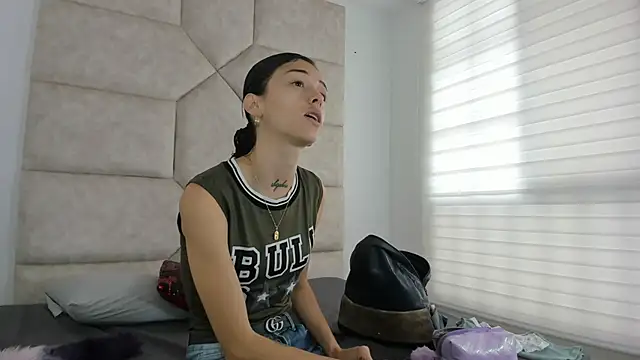 Vaiolett Smith online show from 27, 9, 2025