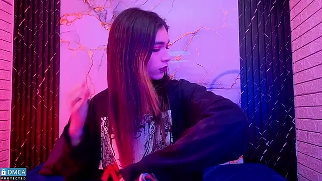 MaeveKuro online show from 7, 3, 2026