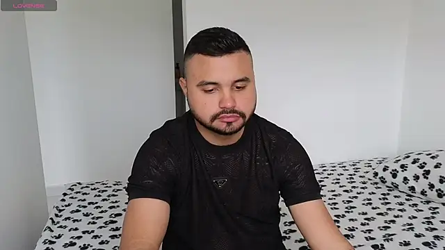 Snapshot of khalidferrer chatting on 2, 3, 2025 khalidferrer online show from 2, 3, 2025