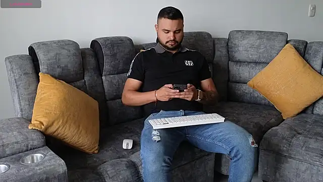 Snapshot of khalidferrer chatting on 6, 3, 2025 khalidferrer online show from 6, 3, 2025