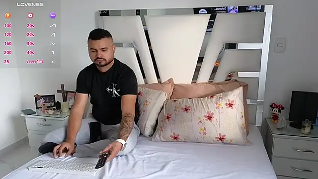 Snapshot of khalidferrer chatting on 10, 3, 2025 khalidferrer online show from 10, 3, 2025