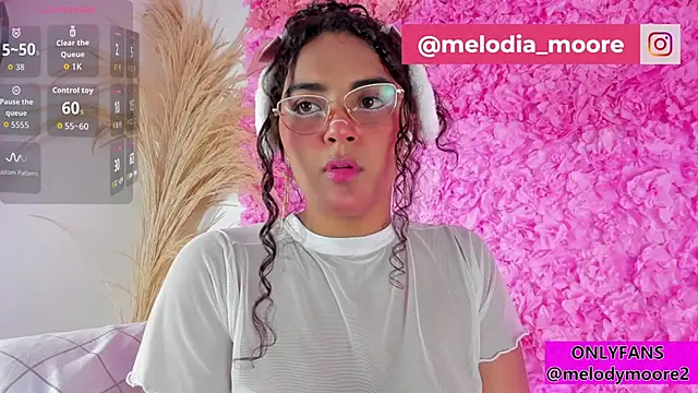 Melodymoore  online show from 23, 10, 2025