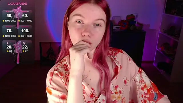 Strawberry juli online show from 2, 11, 2025