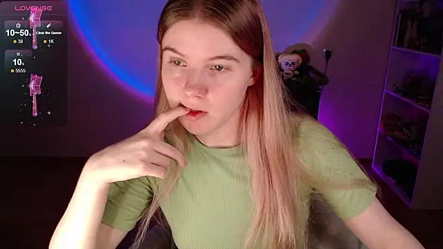 Snapshot of Strawberry_juli chatting on 15, 2, 2026 Strawberry juli online show from 15, 2, 2026