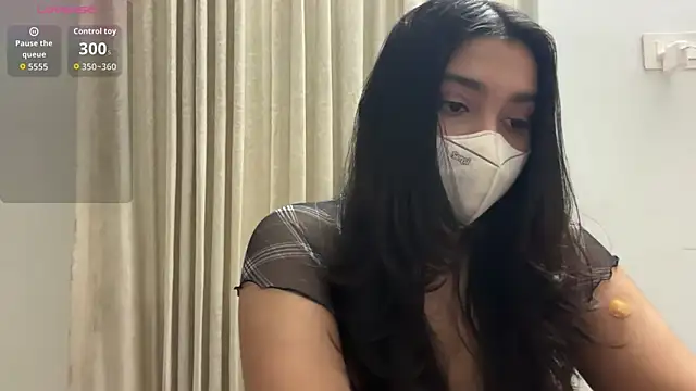 Snapshot of oviyakalra chatting on 25, 9, 2025 oviyakalra online show from 25, 9, 2025