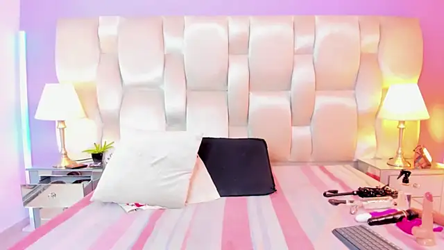 megan loviitz online show from 15, 4, 2026