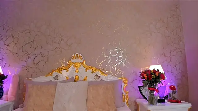 ScarlettWallace online show from 9, 11, 2025