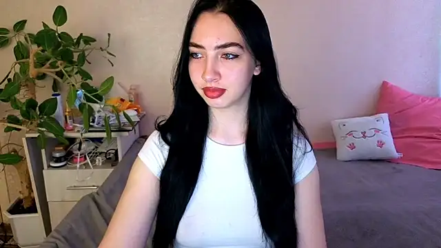 Snapshot of WildKittenX_ chatting on 10, 6, 2026 WildKittenX online show from 10, 6, 2026