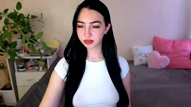 Snapshot of WildKittenX_ chatting on 28, 6, 2026 WildKittenX online show from 28, 6, 2026
