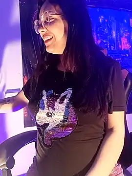 MiaStarts online show from 3, 12, 2025