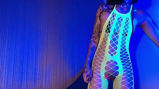  mollycrystal online show from 26, 9, 2025