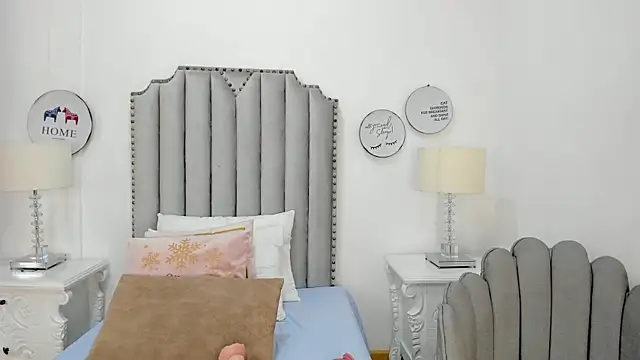 Snapshot of SamantaMarquez chatting on 22, 11, 2025 SamantaMarquez online show from 22, 11, 2025