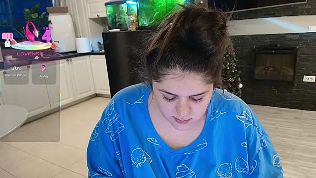 Layla- online show from 27, 2, 2026