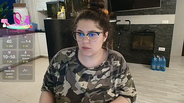 Layla- online show from 17, 4, 2026