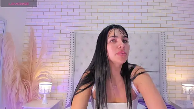 Emilly wilson  online show from 23, 11, 2025