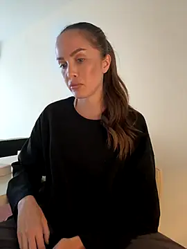 Snapshot of Beverly_Hilll chatting on 19, 9, 2025 Beverly Hilll online show from 19, 9, 2025