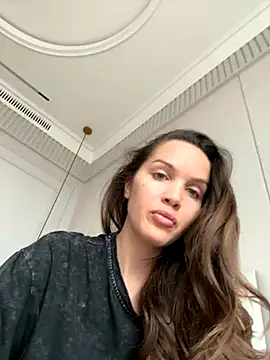 Snapshot of Beverly_Hilll chatting on 26, 10, 2025 Beverly Hilll online show from 26, 10, 2025