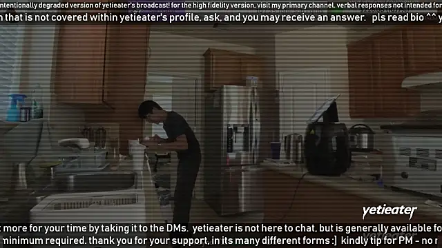 Snapshot of yetieater chatting on 2, 1, 2025 yetieater online show from 2, 1, 2025