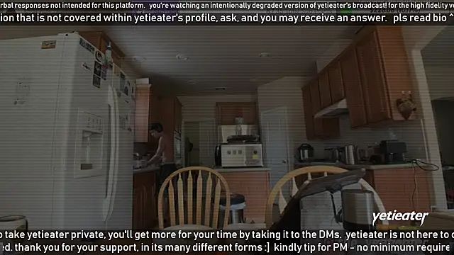 Snapshot of yetieater chatting on 4, 2, 2025 yetieater online show from 4, 2, 2025