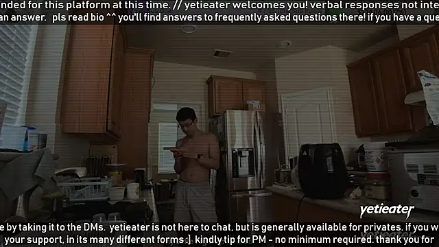 Snapshot of yetieater chatting on 21, 5, 2026 yetieater online show from 21, 5, 2026