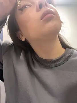 Snapshot of HannaJohnson chatting on 3, 11, 2025 HannaJohnson online show from 3, 11, 2025