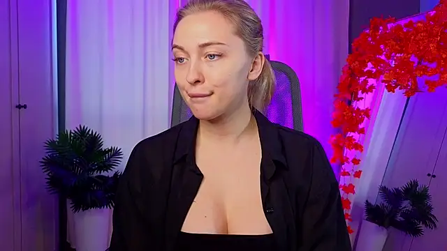 christie luv online show from 8, 11, 2025