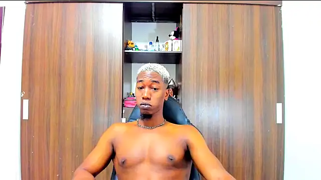 Snapshot of Dreamastercum_ chatting on 29, 11, 2025 Dreamastercum online show from 29, 11, 2025