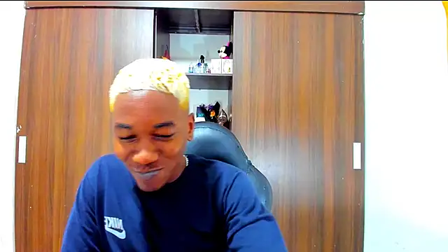 Snapshot of Dreamastercum_ chatting on 14, 12, 2025 Dreamastercum online show from 14, 12, 2025