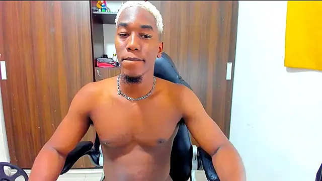 Snapshot of Dreamastercum_ chatting on 5, 1, 2026 Dreamastercum online show from 5, 1, 2026