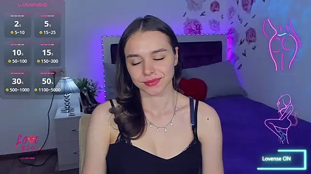Snapshot of EmelyMason chatting on 8, 5, 2026 EmelyMason online show from 8, 5, 2026