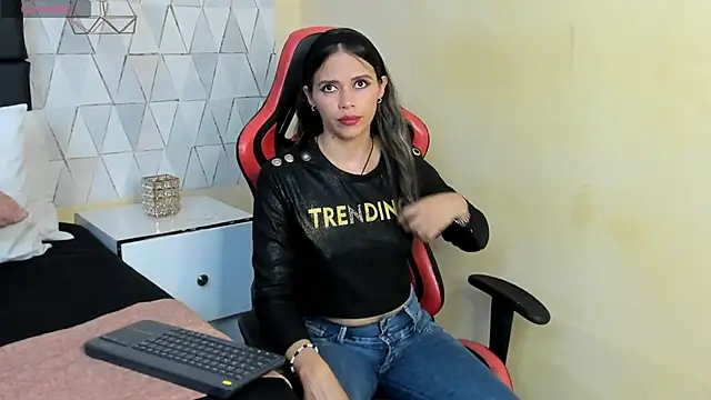 LiliJensen online show from 26, 11, 2025