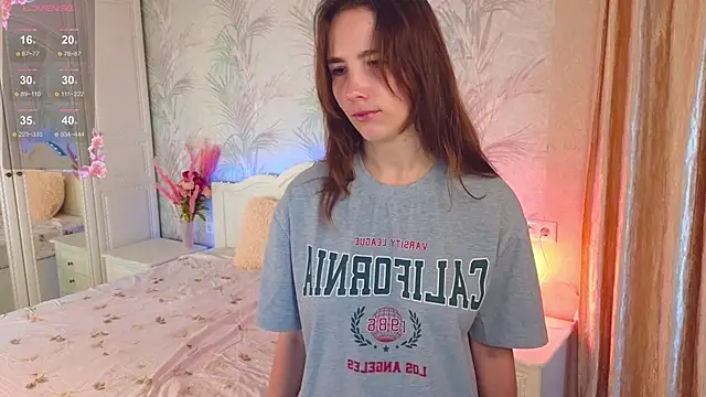 Snapshot of JaneVibes chatting on 8, 10, 2025 JaneVibes online show from 8, 10, 2025