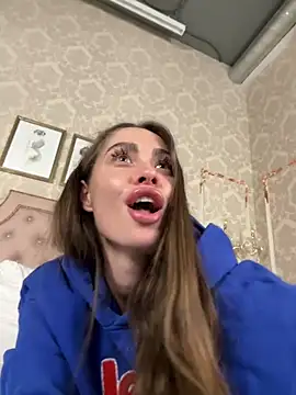 Snapshot of Amanda_River chatting on 7, 3, 2025 Amanda River online show from 7, 3, 2025