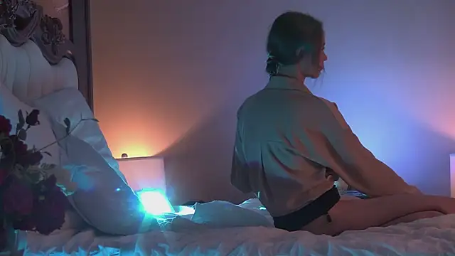 Amanda River online show from 24, 11, 2025