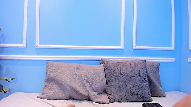 Lucy Canel online show from 11, 10, 2025